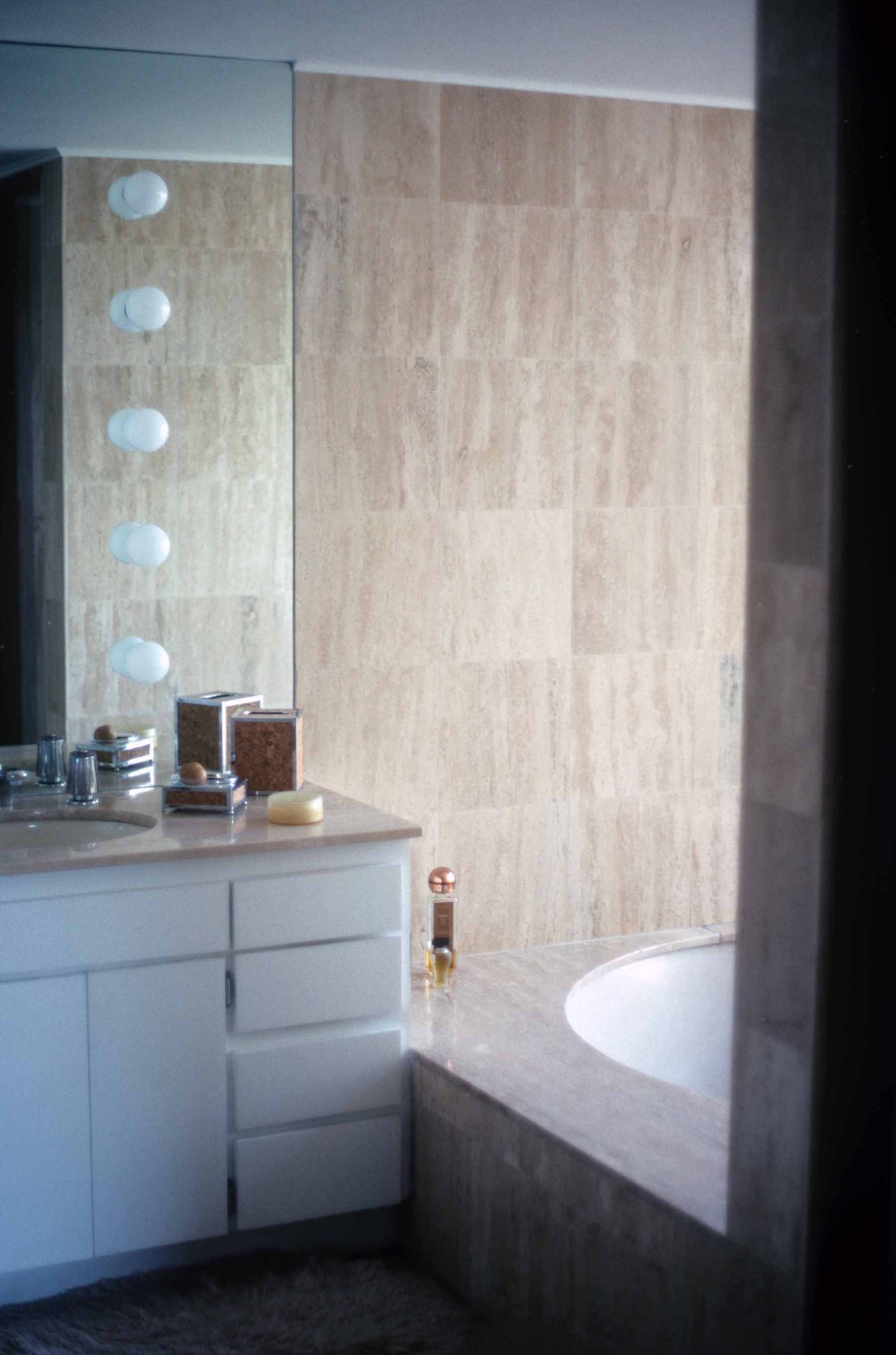 O.F. Mast Bath